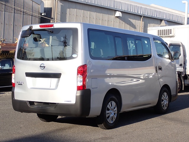 NISSAN NV 350 CARAVAN