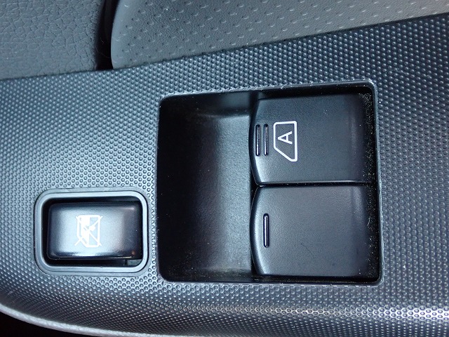 NISSAN NV 350 CARAVAN