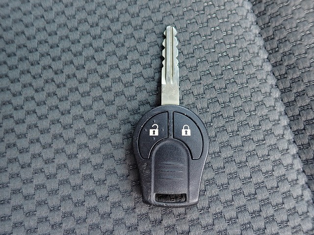 NISSAN NV 350 CARAVAN