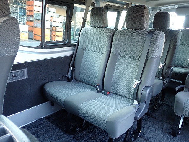 NISSAN NV 350 CARAVAN