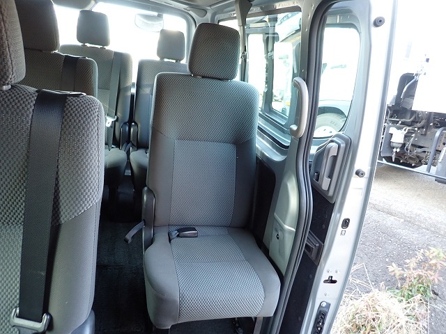 NISSAN NV 350 CARAVAN