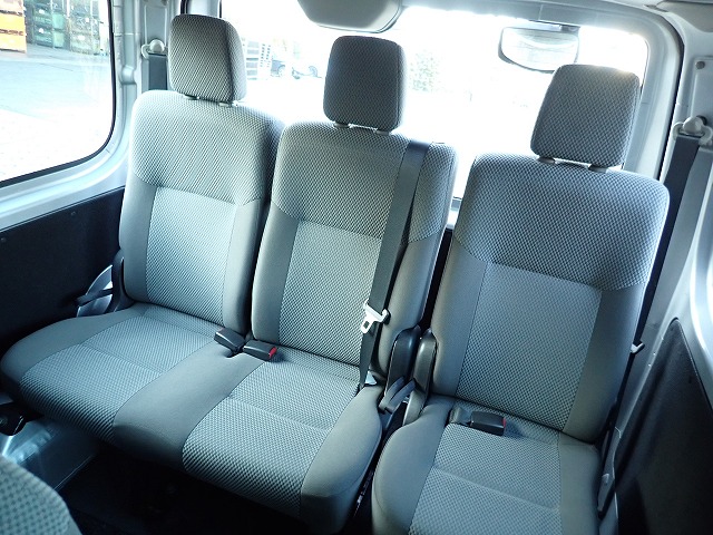 NISSAN NV 350 CARAVAN