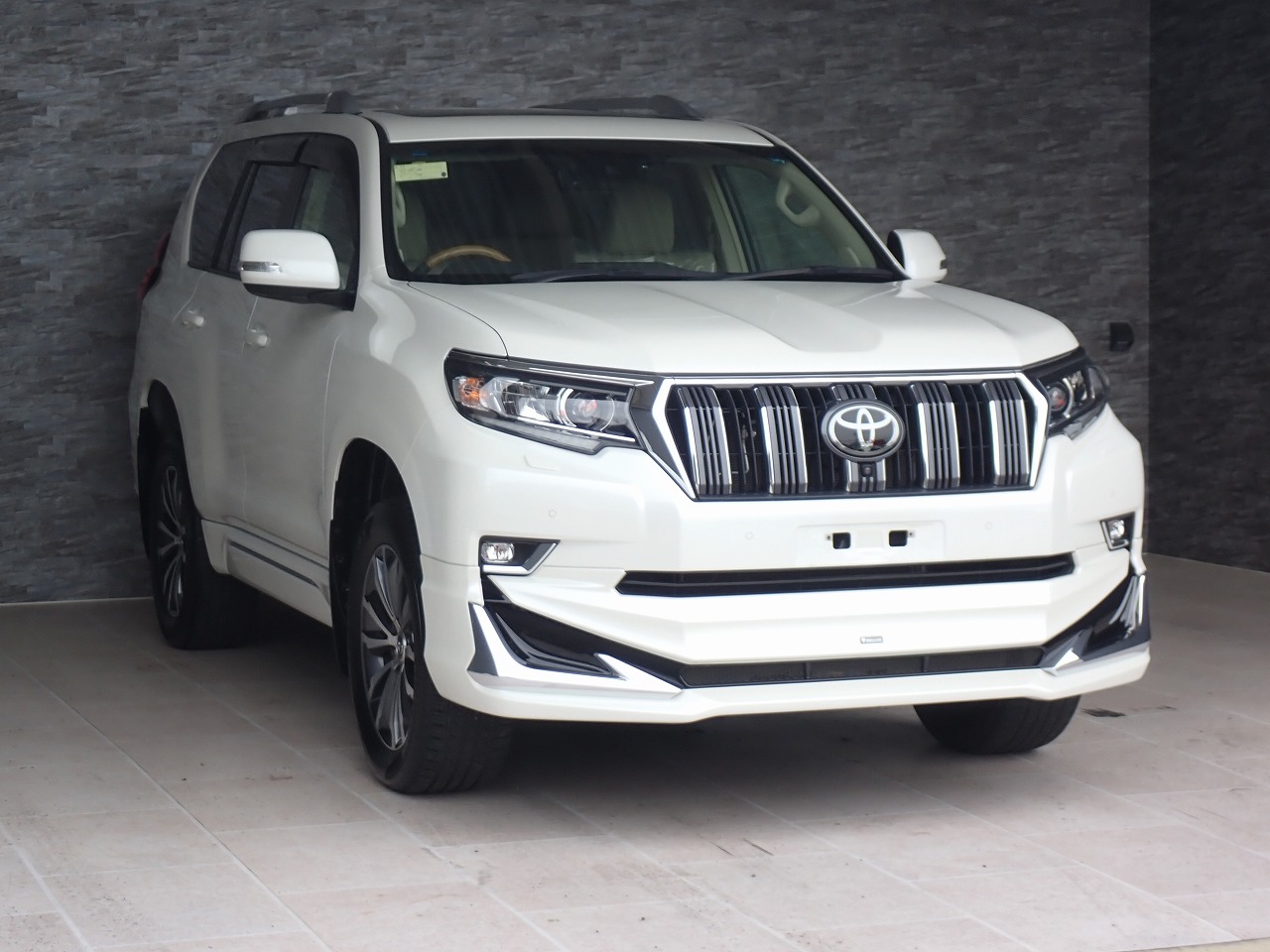 TOYOTA Land Cruiser Prado