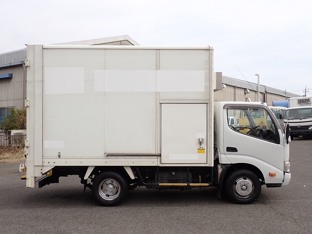 TOYOTA Dyna Truck