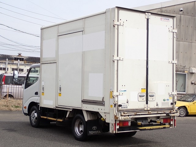 TOYOTA Dyna Truck