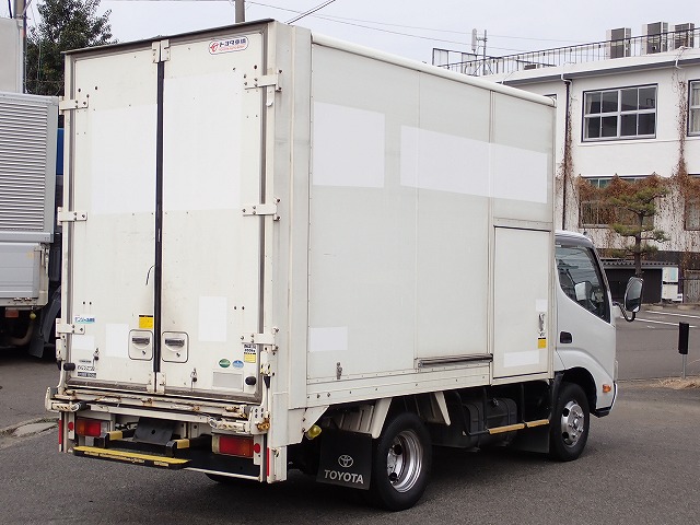 TOYOTA Dyna Truck
