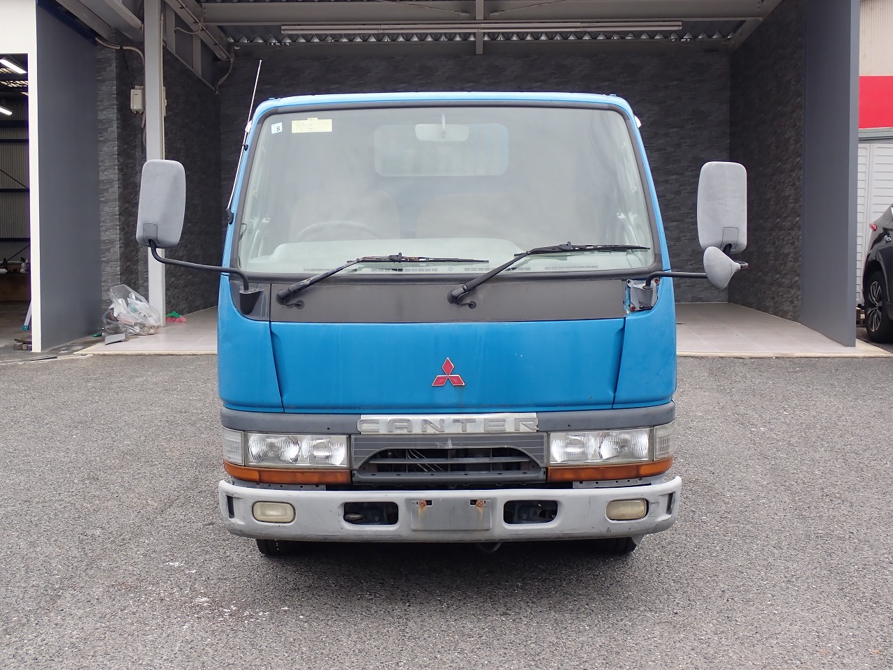 MITSUBISHI Canter
