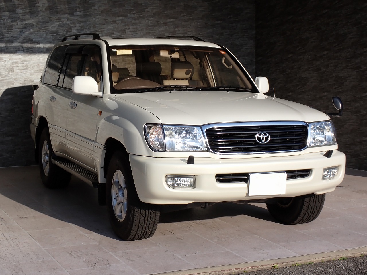 TOYOTA Land Cruiser 100
