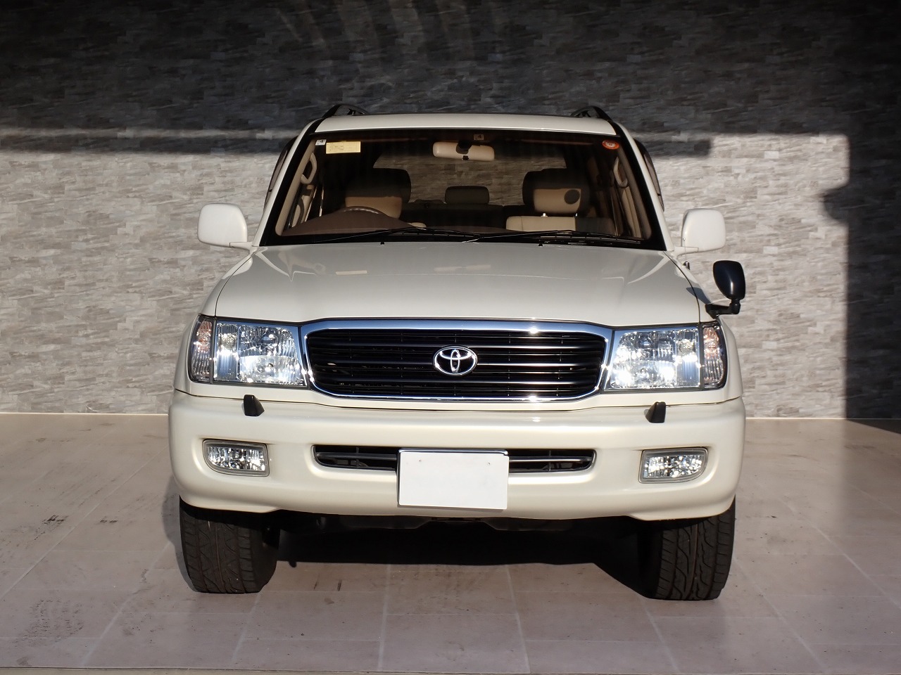 TOYOTA Land Cruiser 100