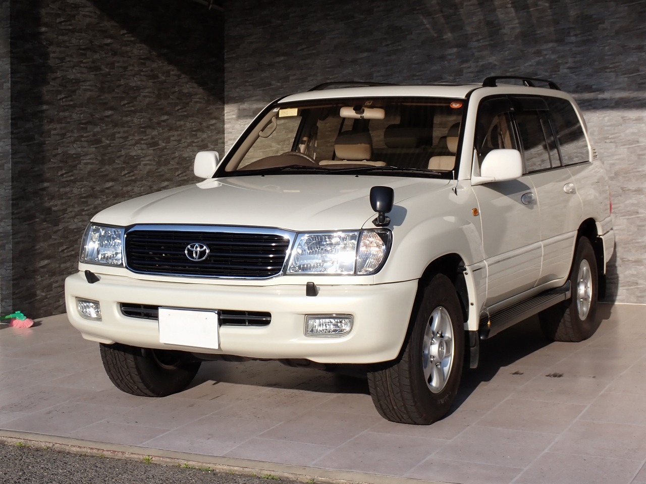 TOYOTA Land Cruiser 100