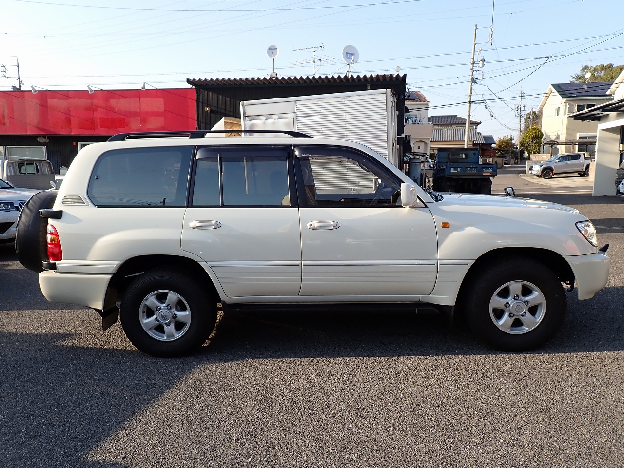 TOYOTA Land Cruiser 100