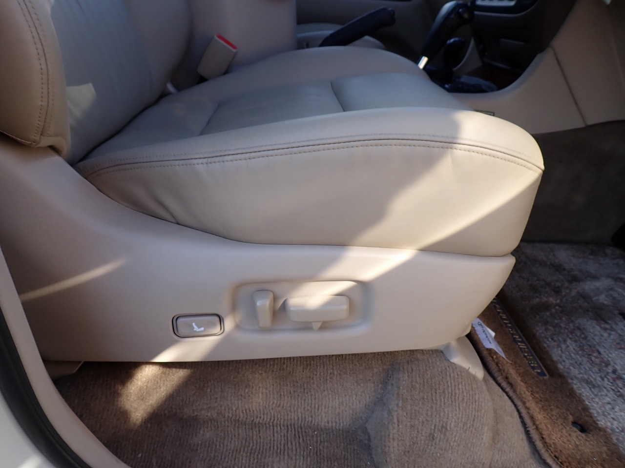 TOYOTA Land Cruiser 100