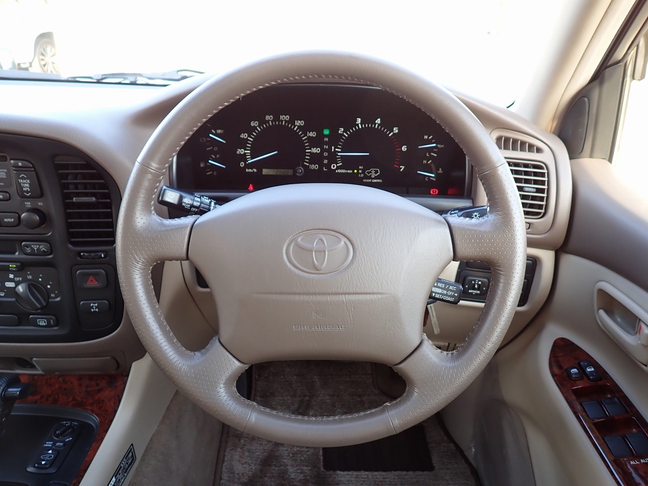 TOYOTA Land Cruiser 100