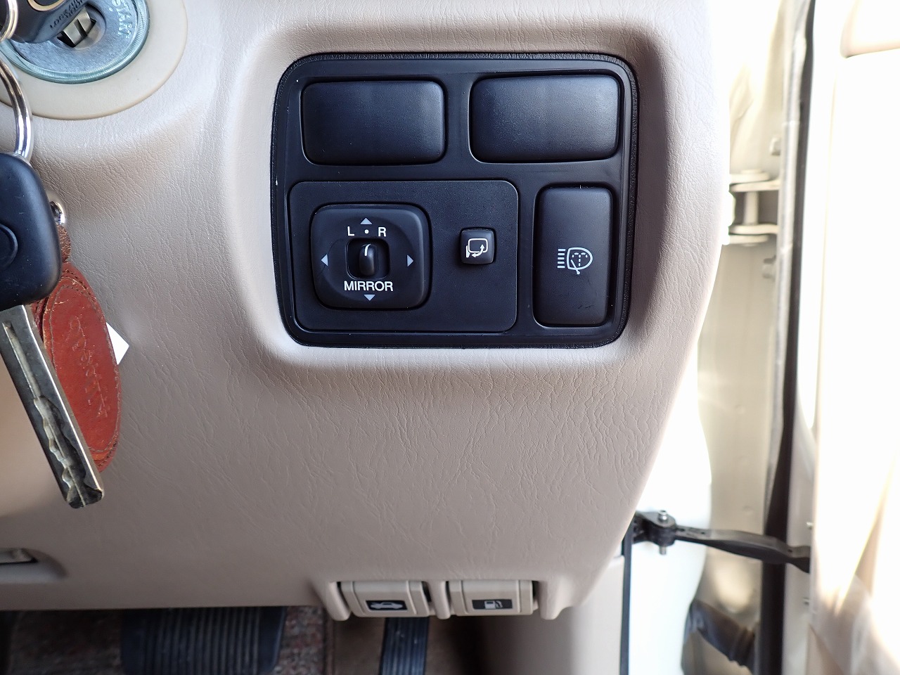 TOYOTA Land Cruiser 100