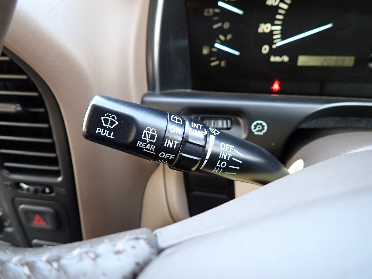 TOYOTA Land Cruiser 100