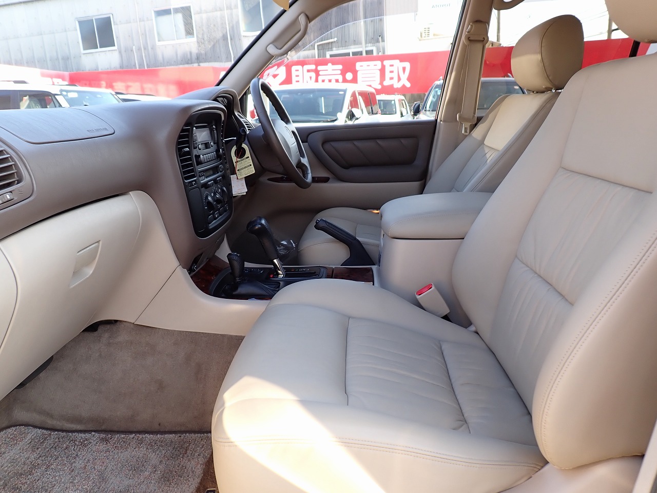 TOYOTA Land Cruiser 100