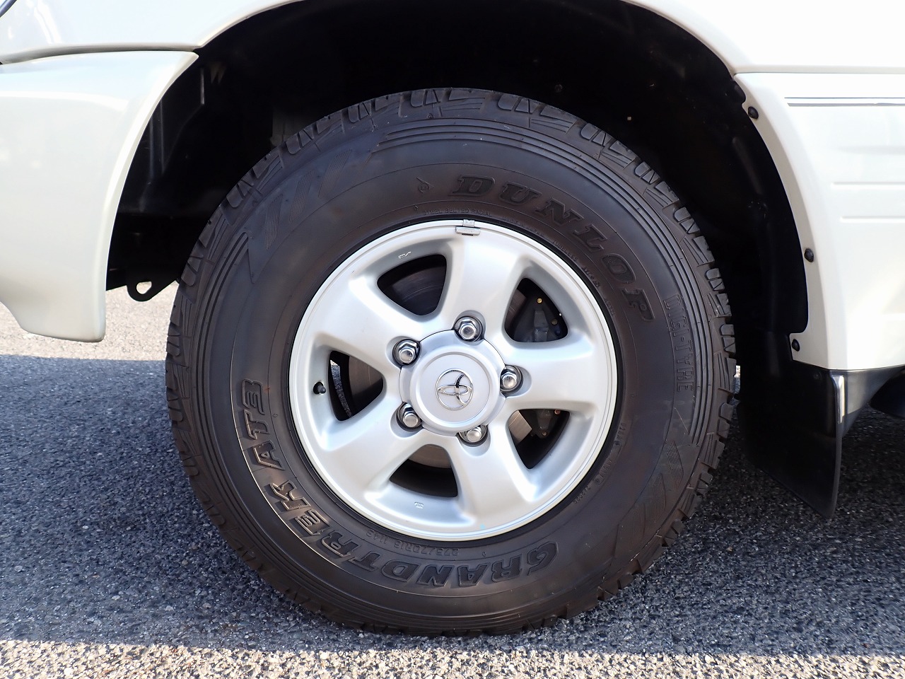 TOYOTA Land Cruiser 100