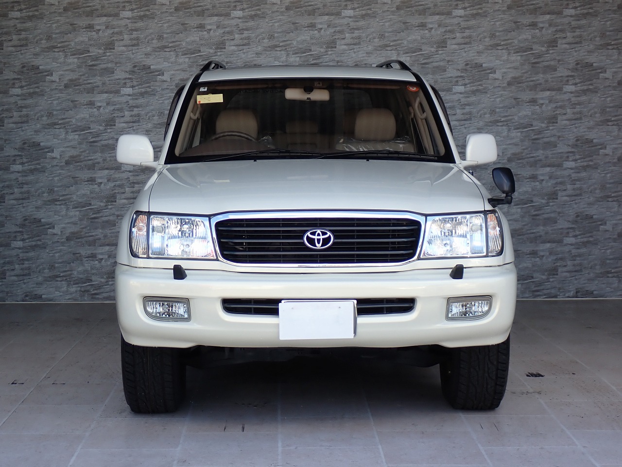 TOYOTA Land Cruiser 100