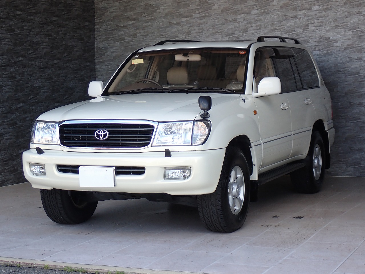 TOYOTA Land Cruiser 100
