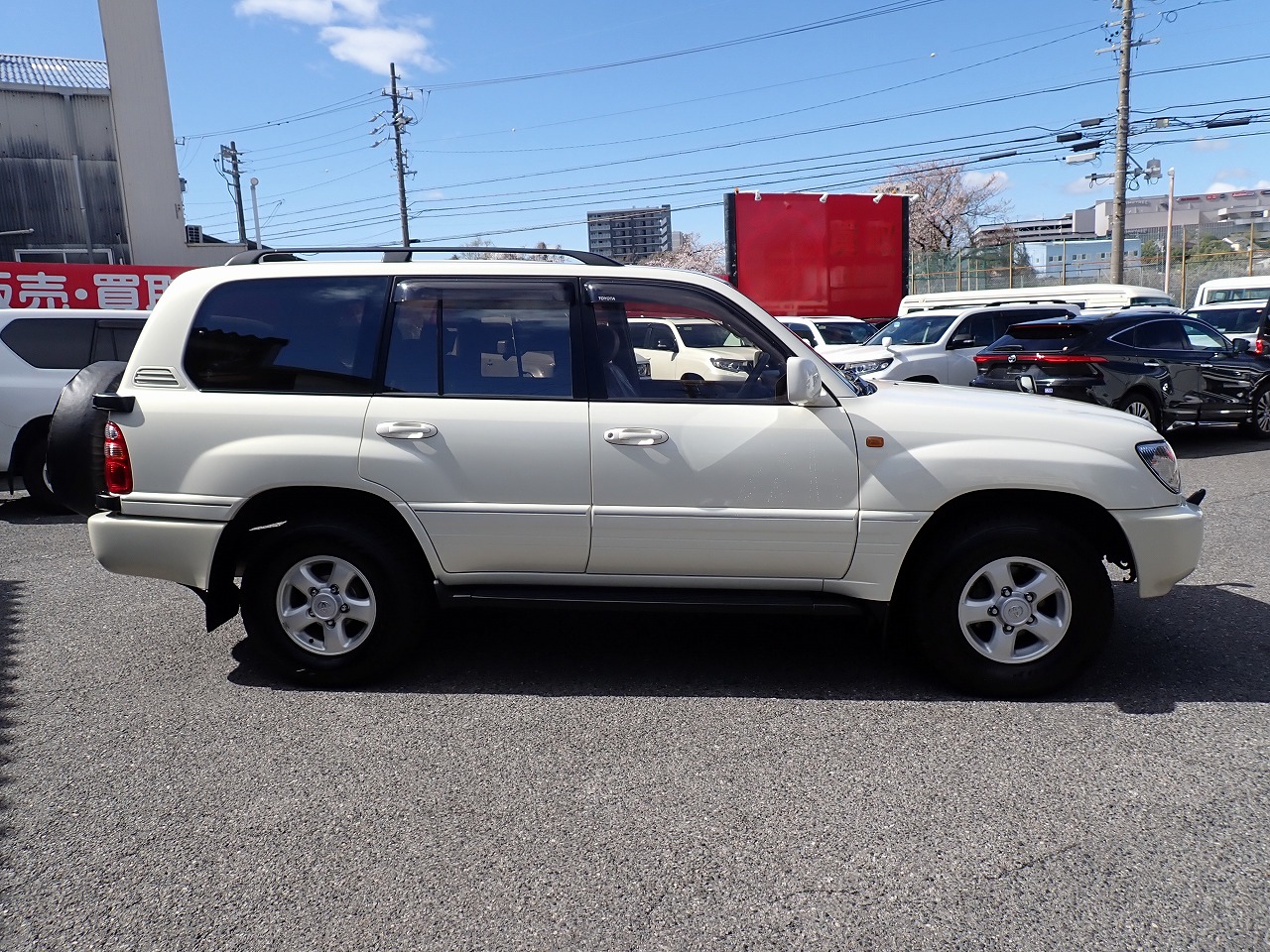 TOYOTA Land Cruiser 100