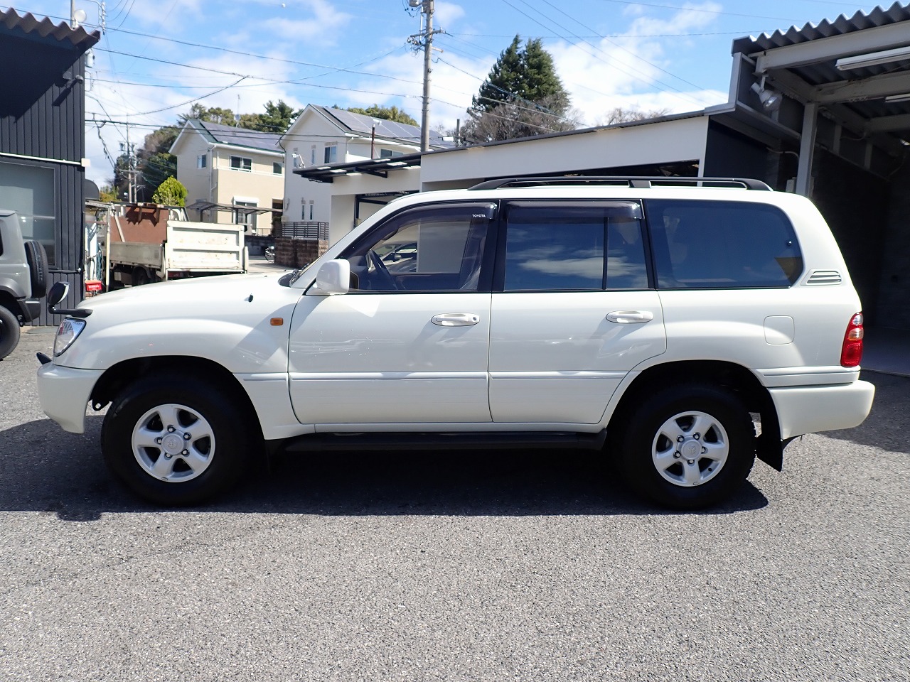 TOYOTA Land Cruiser 100