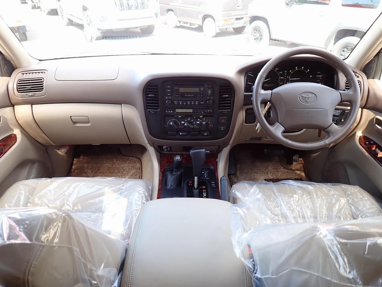 TOYOTA Land Cruiser 100