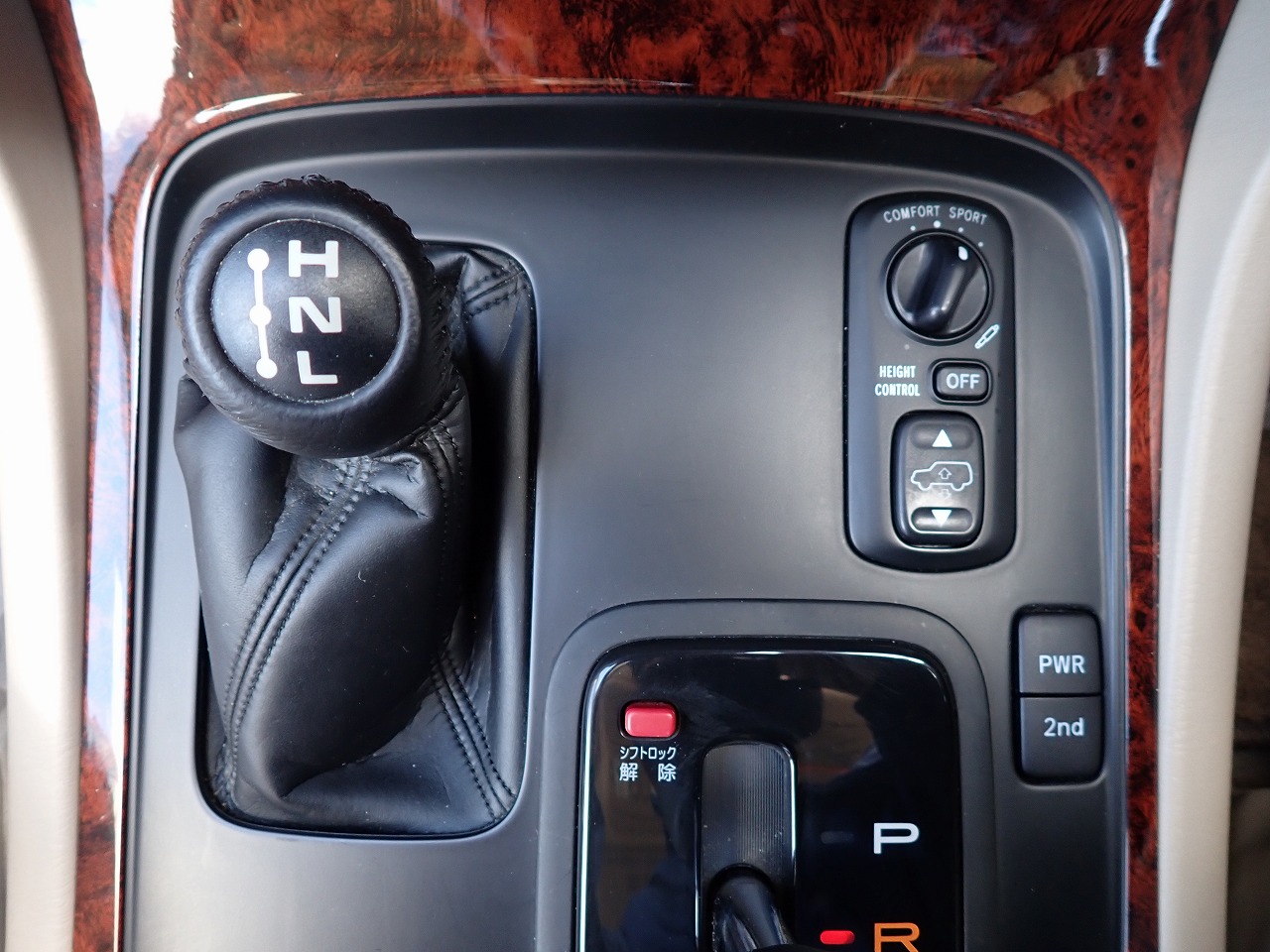 TOYOTA Land Cruiser 100