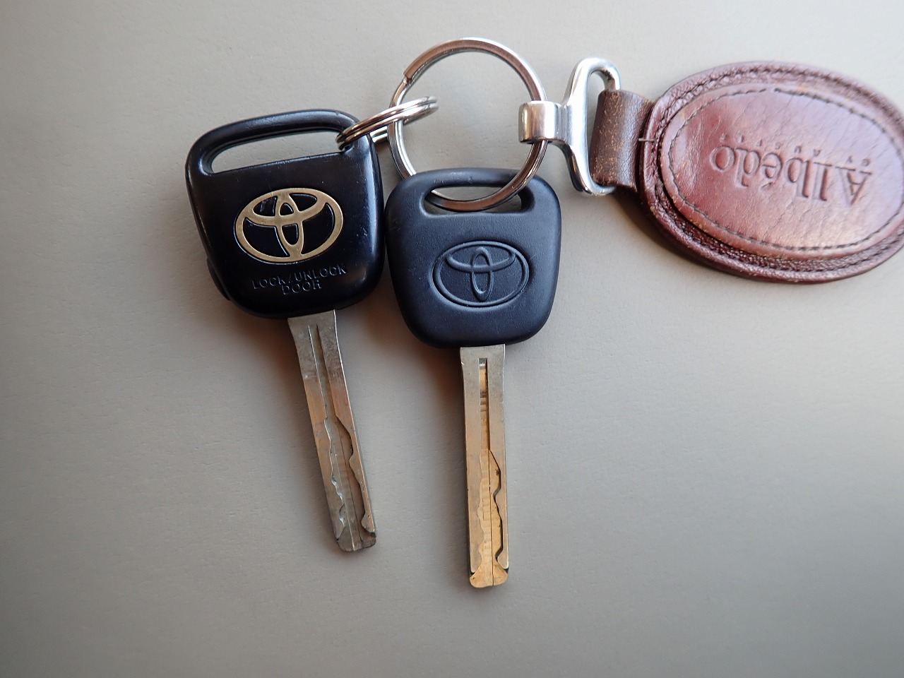 TOYOTA Land Cruiser 100