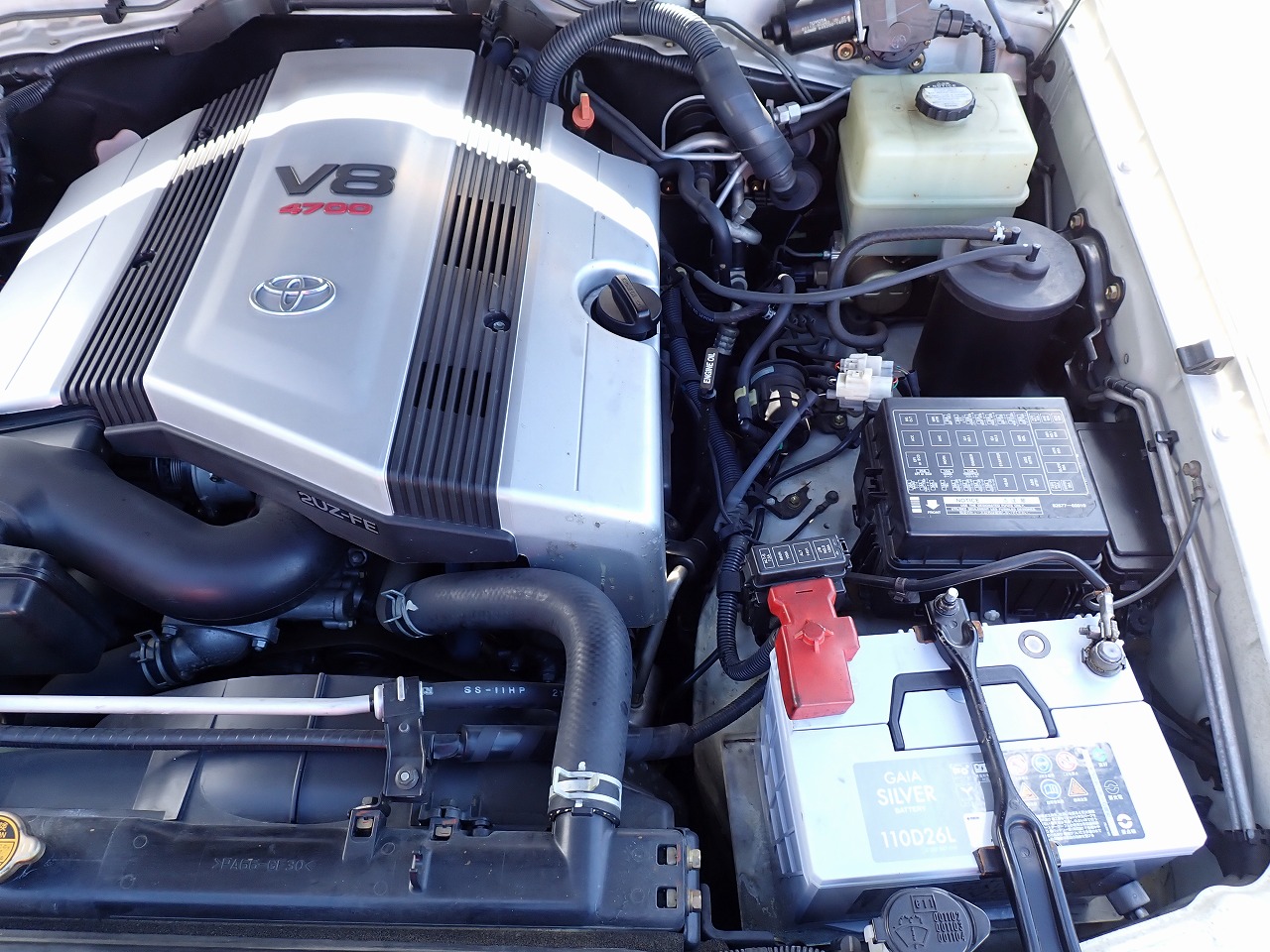 TOYOTA Land Cruiser 100