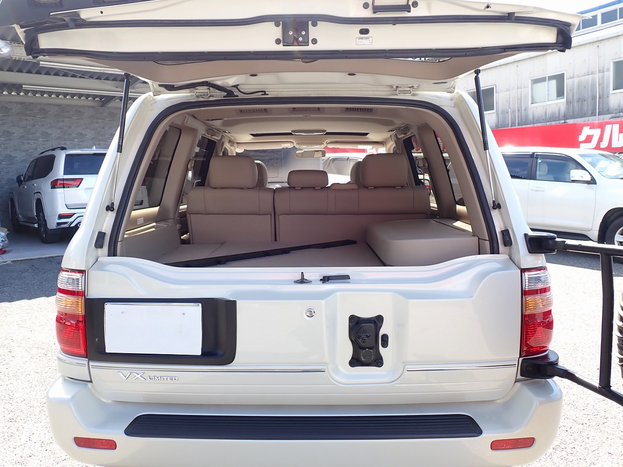 TOYOTA Land Cruiser 100