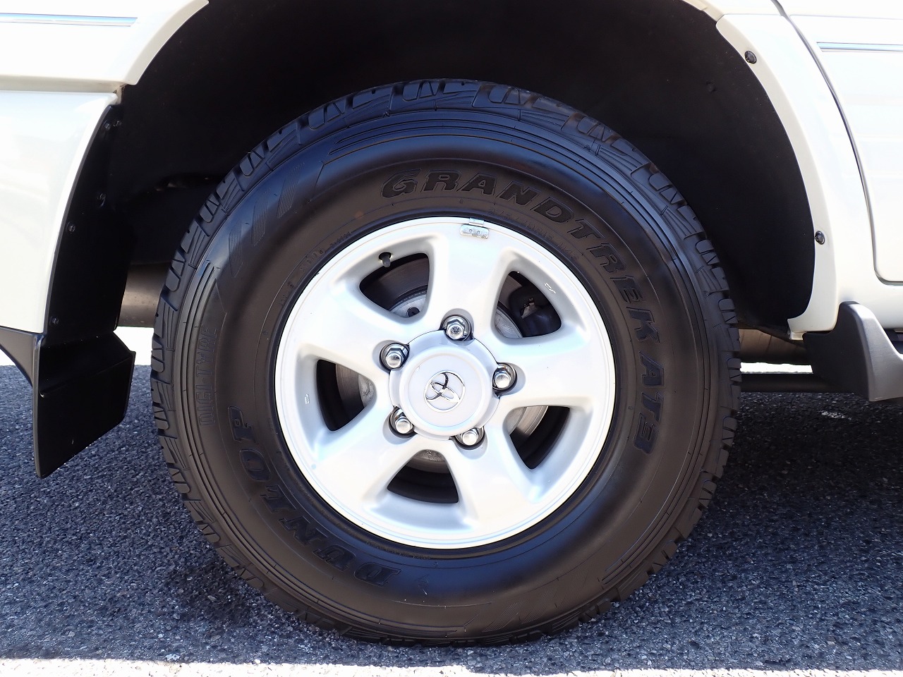 TOYOTA Land Cruiser 100