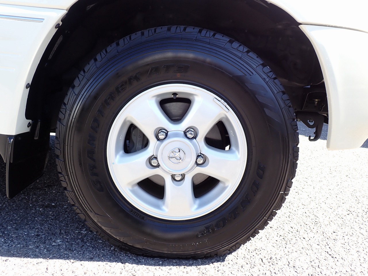 TOYOTA Land Cruiser 100