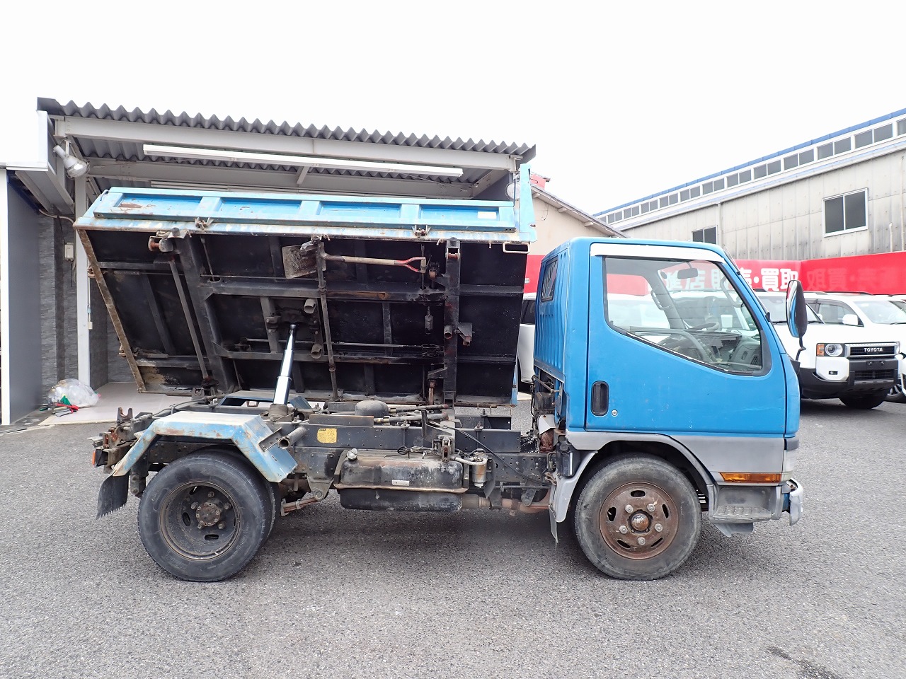 MITSUBISHI Canter