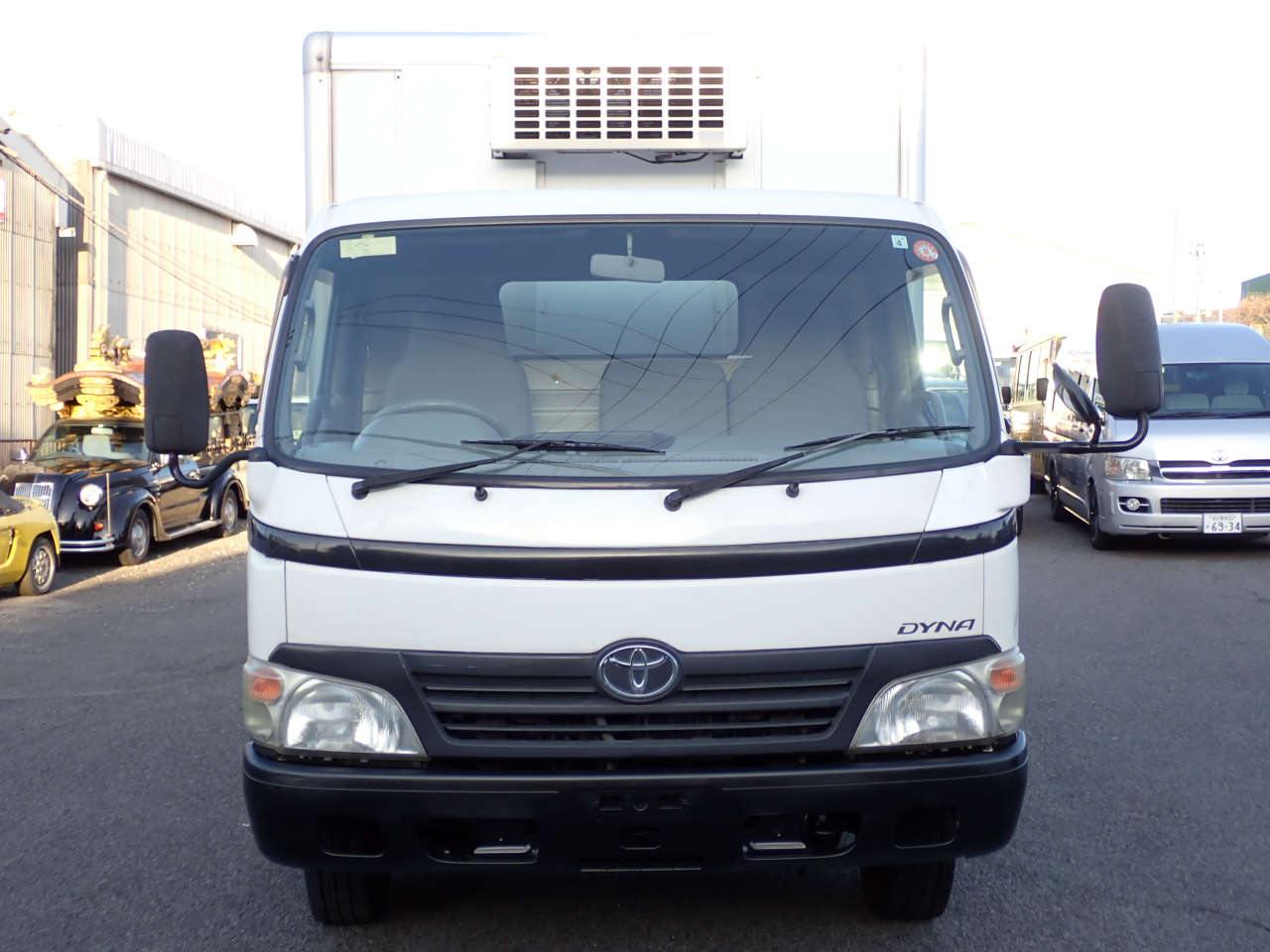 TOYOTA Dyna Truck