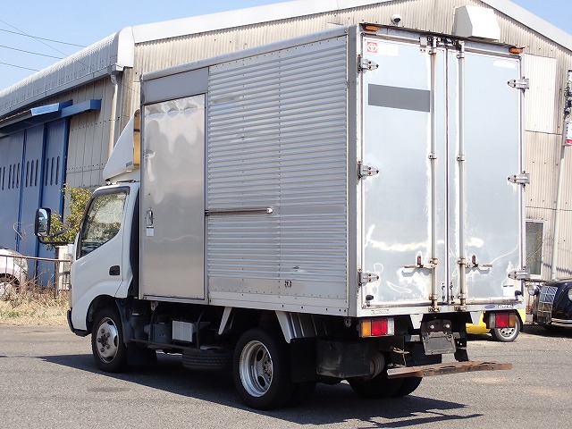 TOYOTA Dyna Truck