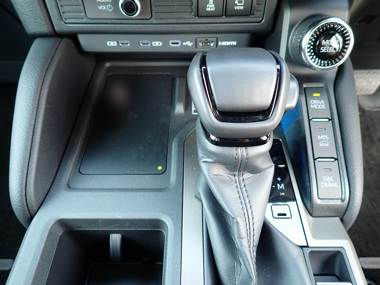 TOYOTA Land Cruiser 250