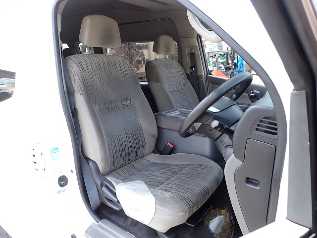 NISSAN NV 350 CARAVAN