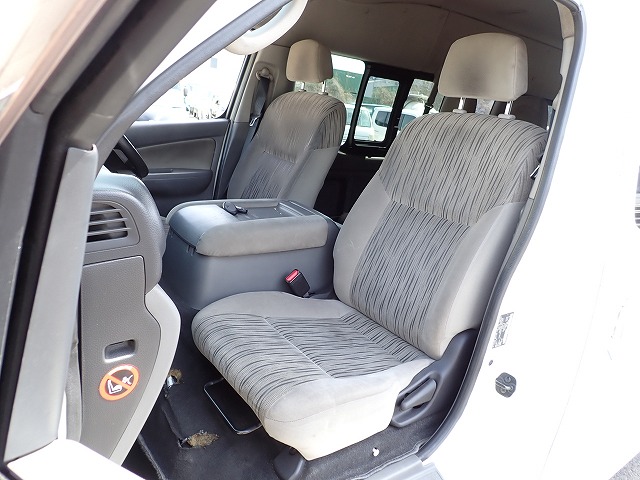 NISSAN NV 350 CARAVAN