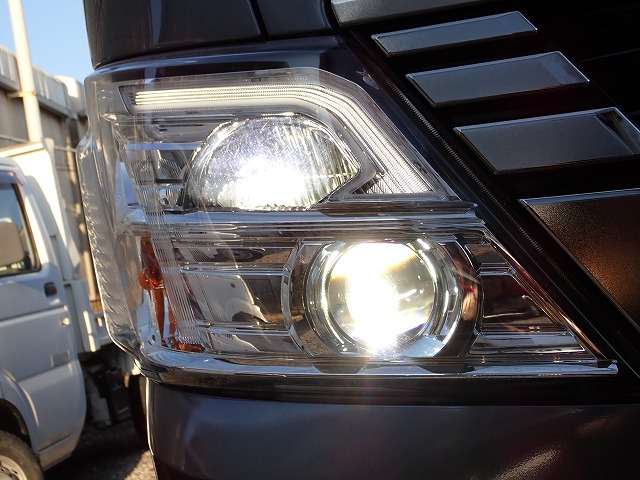 NISSAN NV 350 CARAVAN