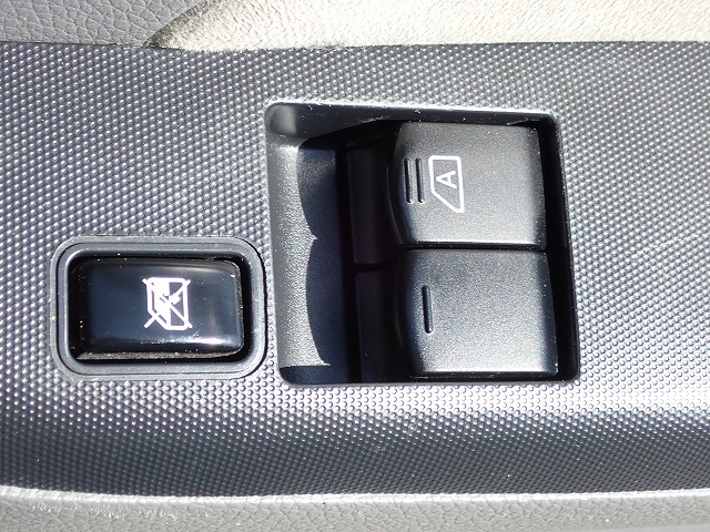 NISSAN NV 350 CARAVAN