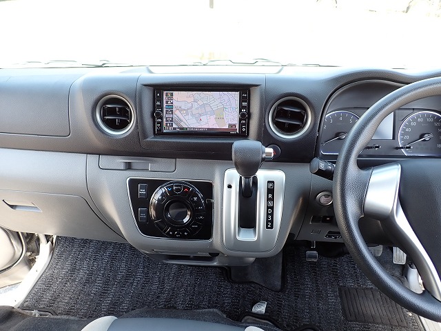 NISSAN NV 350 CARAVAN