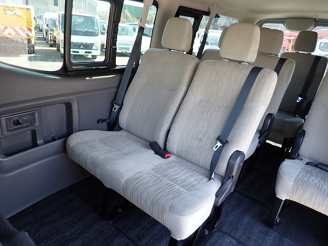 NISSAN NV 350 CARAVAN