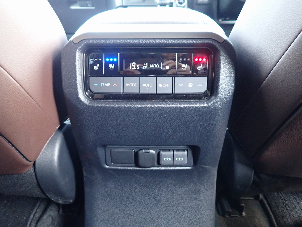 TOYOTA Land Cruiser 250