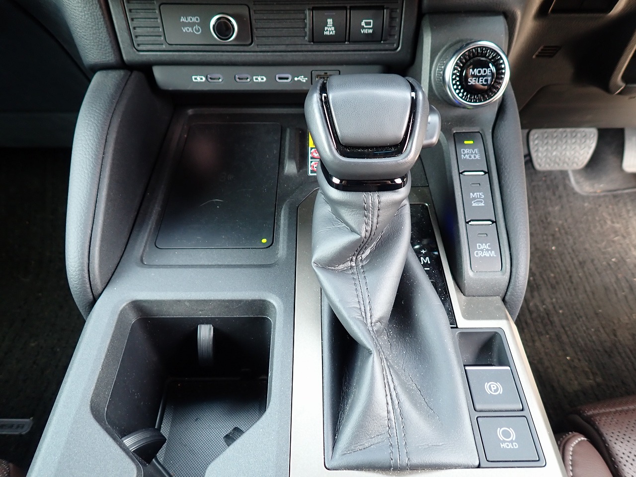 TOYOTA Land Cruiser 250