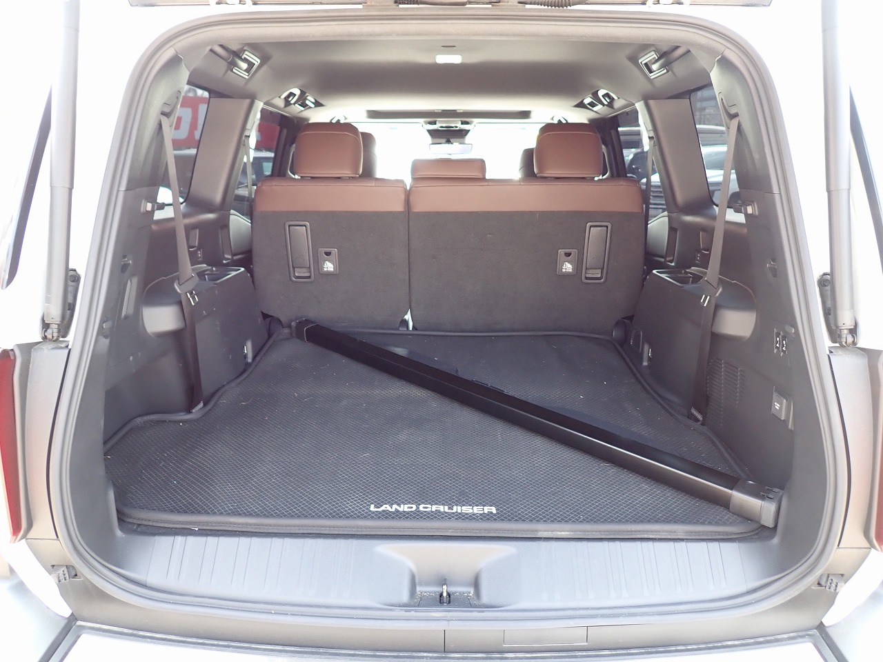 TOYOTA Land Cruiser 250