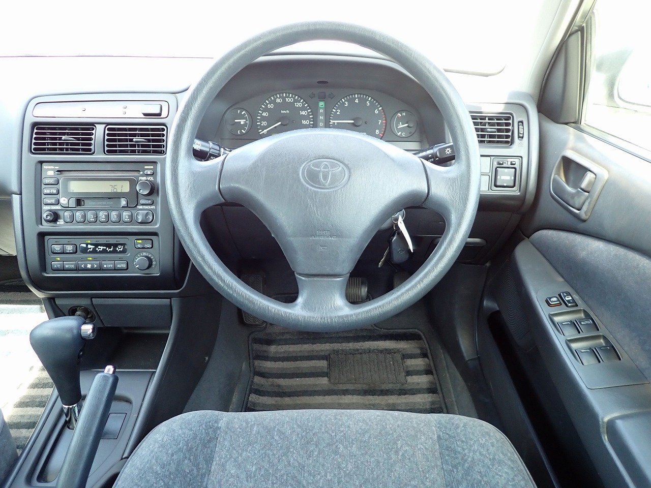 TOYOTA Carina