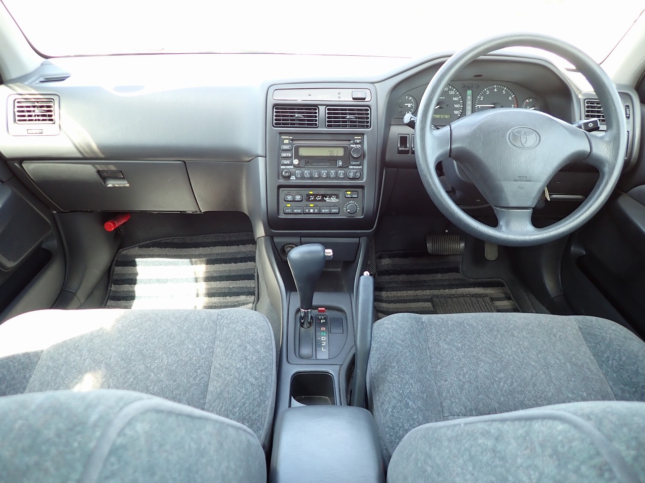 TOYOTA Carina