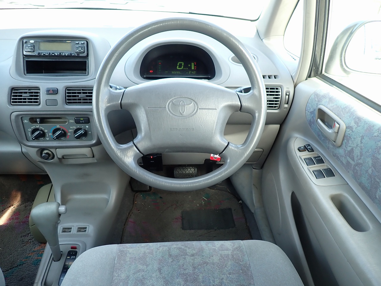 TOYOTA Corolla Spacio