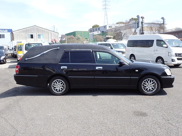 TOYOTA Crown Estate