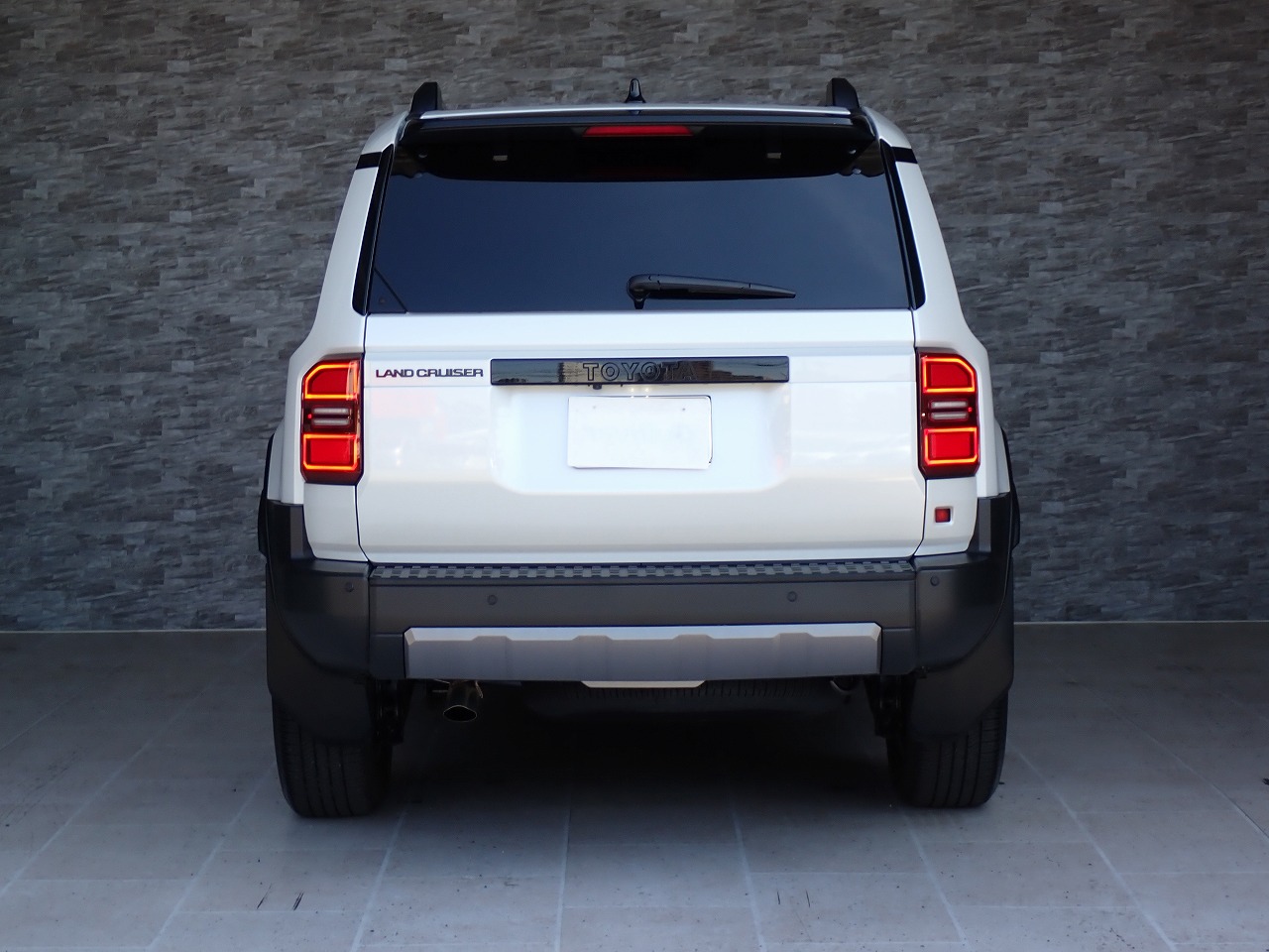 TOYOTA Land Cruiser 250